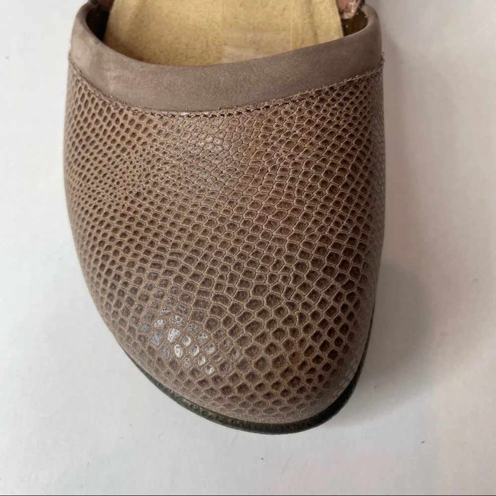 Brown Women's Shoes - Picture 5 of 11